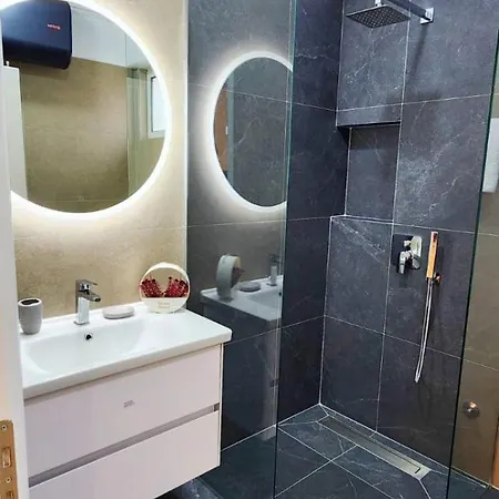 Golden Pearl Sarande