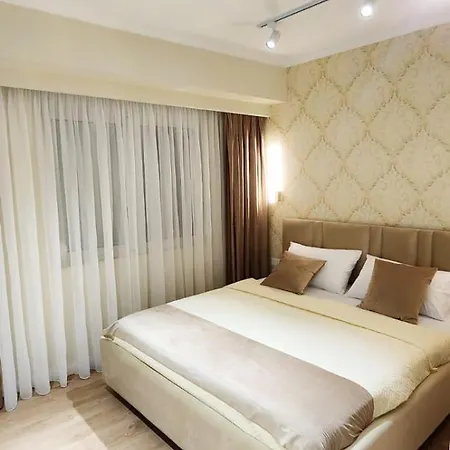 Golden Pearl Apartment *